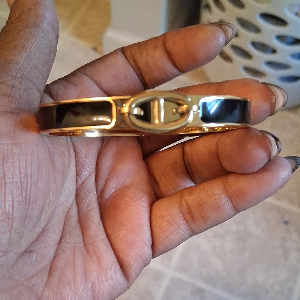 Elegant Gold and Black Bracelet